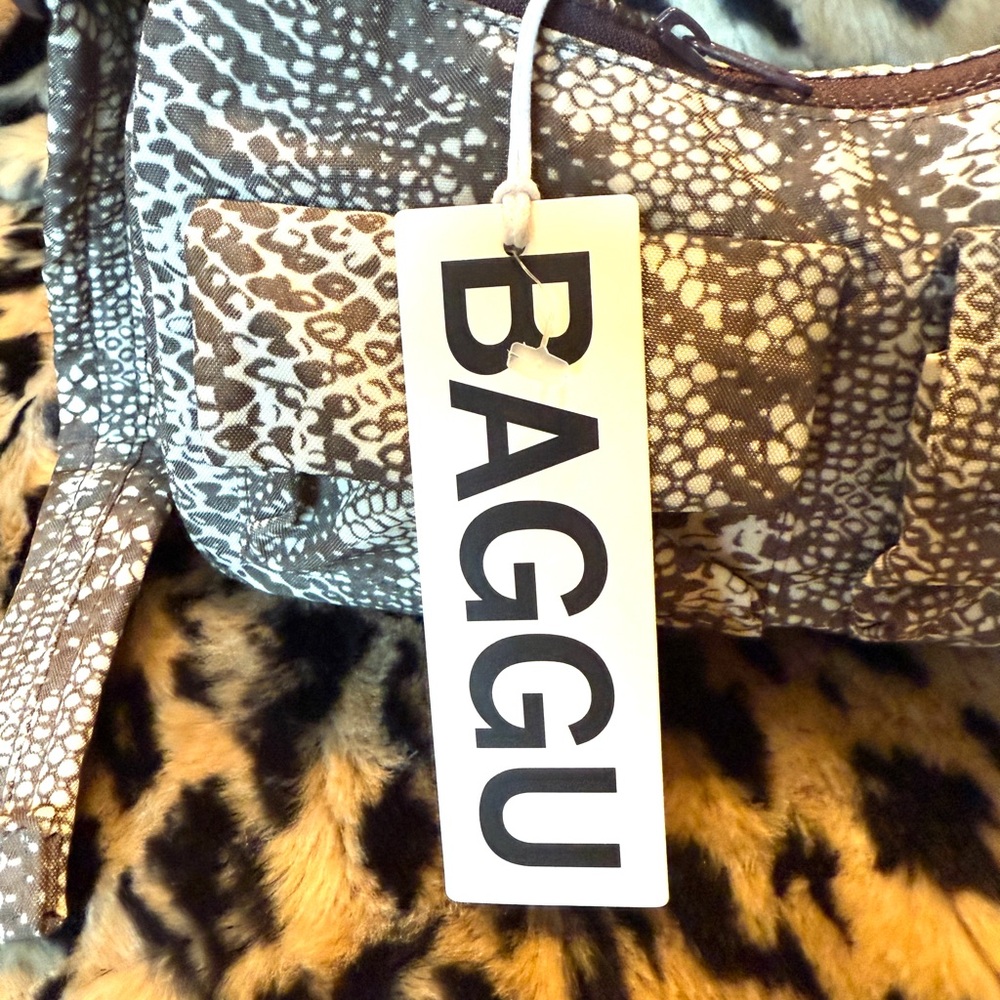 BAGGU Python Shoulder Bag - Picture 2 of 4